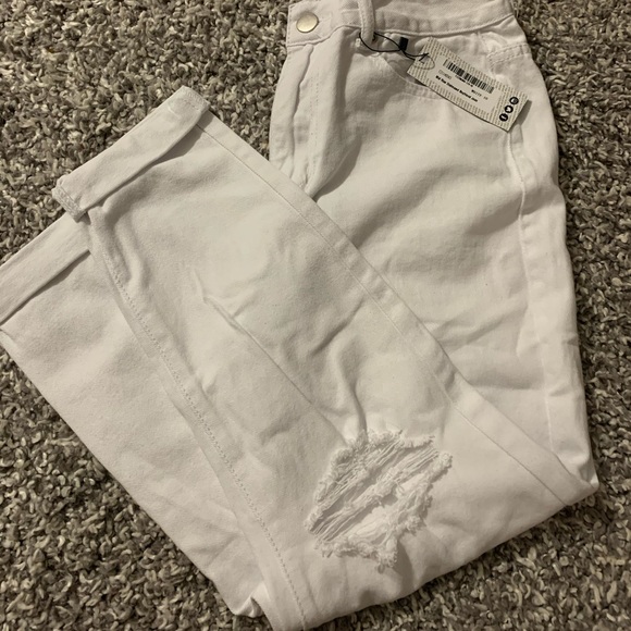 NWT: boohoo high waisted white ripped jeans. - Picture 2 of 2